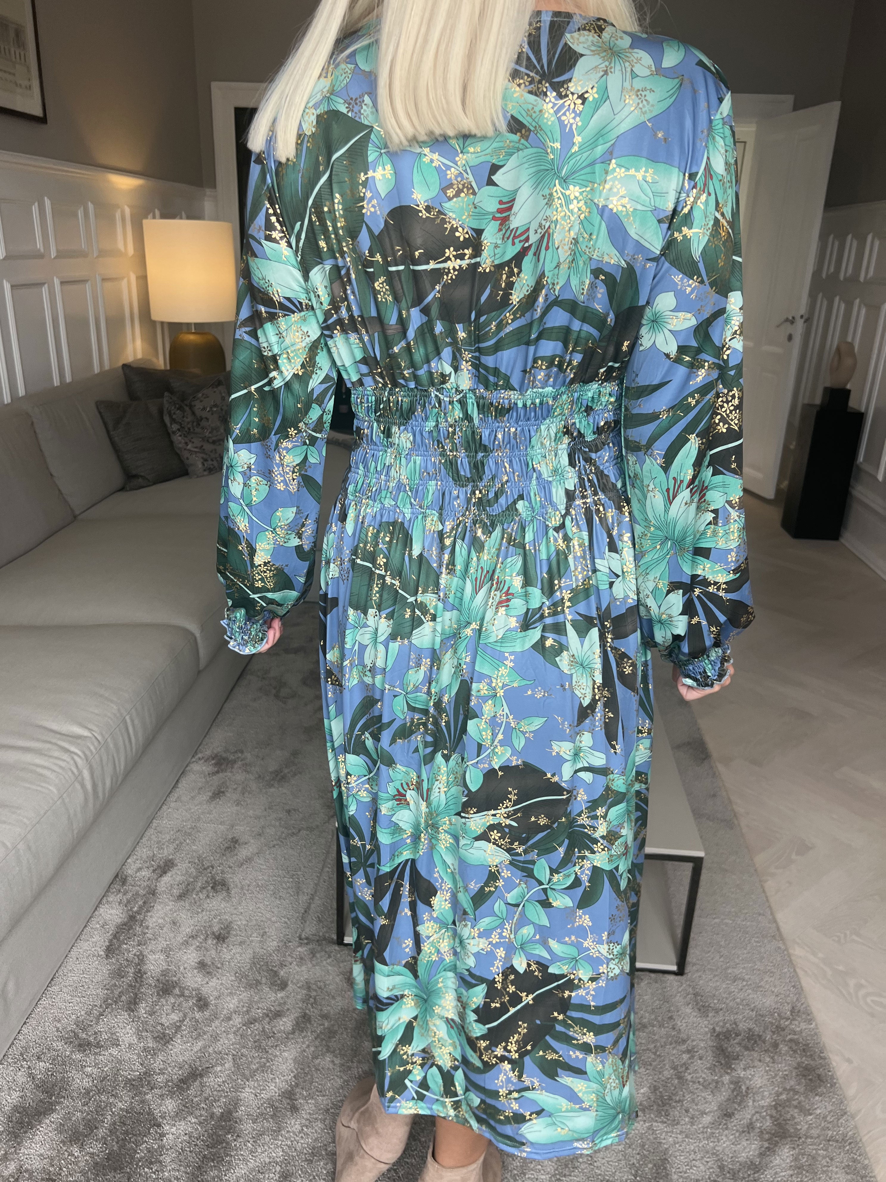 Pams Midi L/S - Elastisk kjole i krølfrit stof med lange ærmer